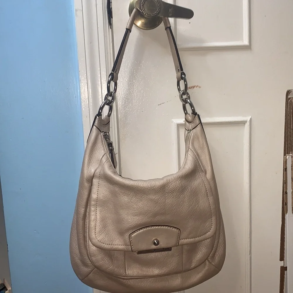 KRISTIN LEATHER HOBO (COACH F22306)